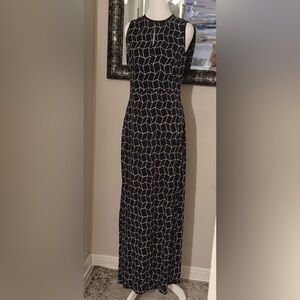 Gorgeous Donna Morgan Geometric Black & White Sleeveless Dress with slit size 4